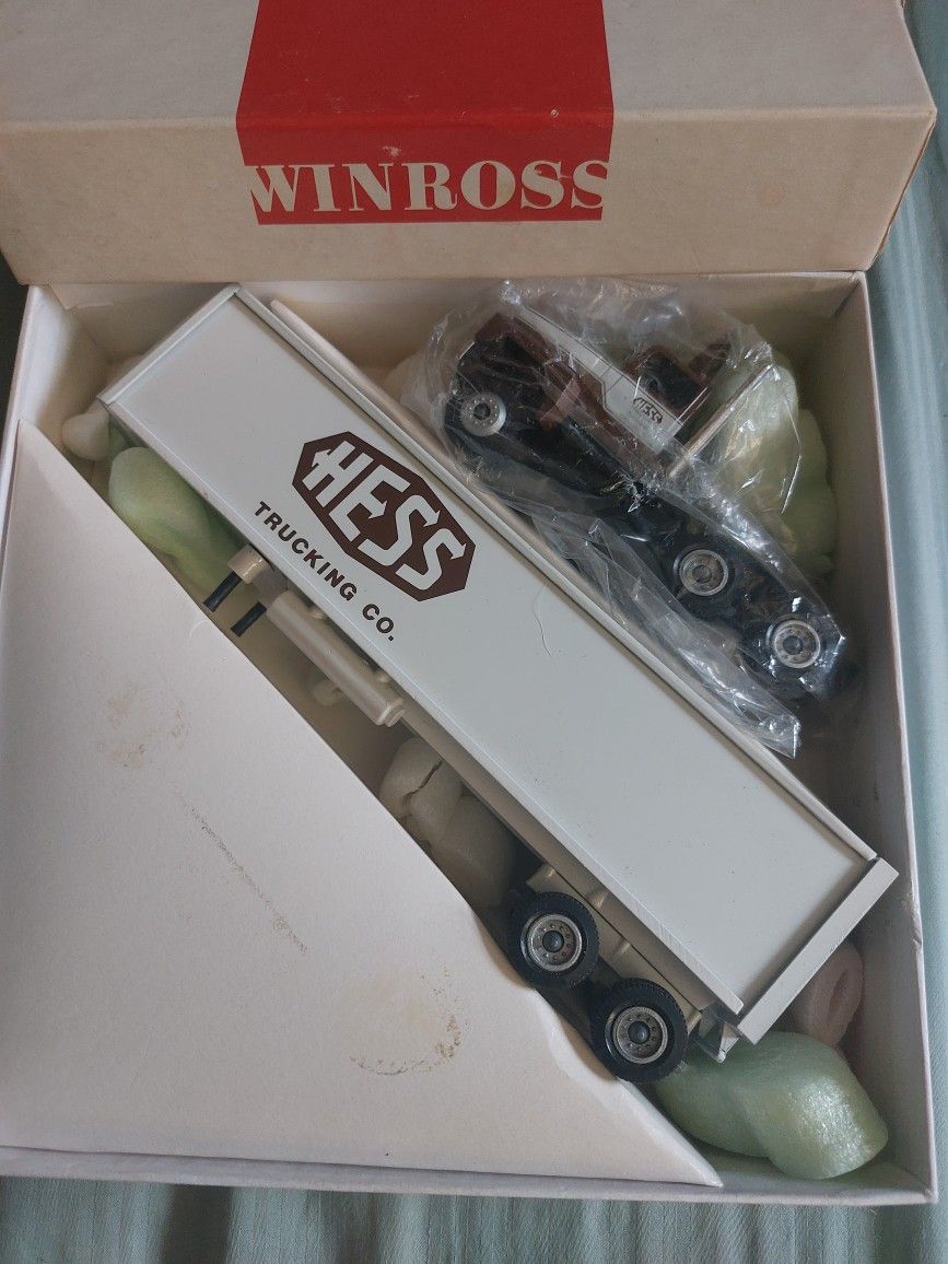 5 Winross Die Cast Trucks 1:64 Scale