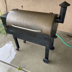 Traeger Pro Series 34 Wood Pellet Grill 