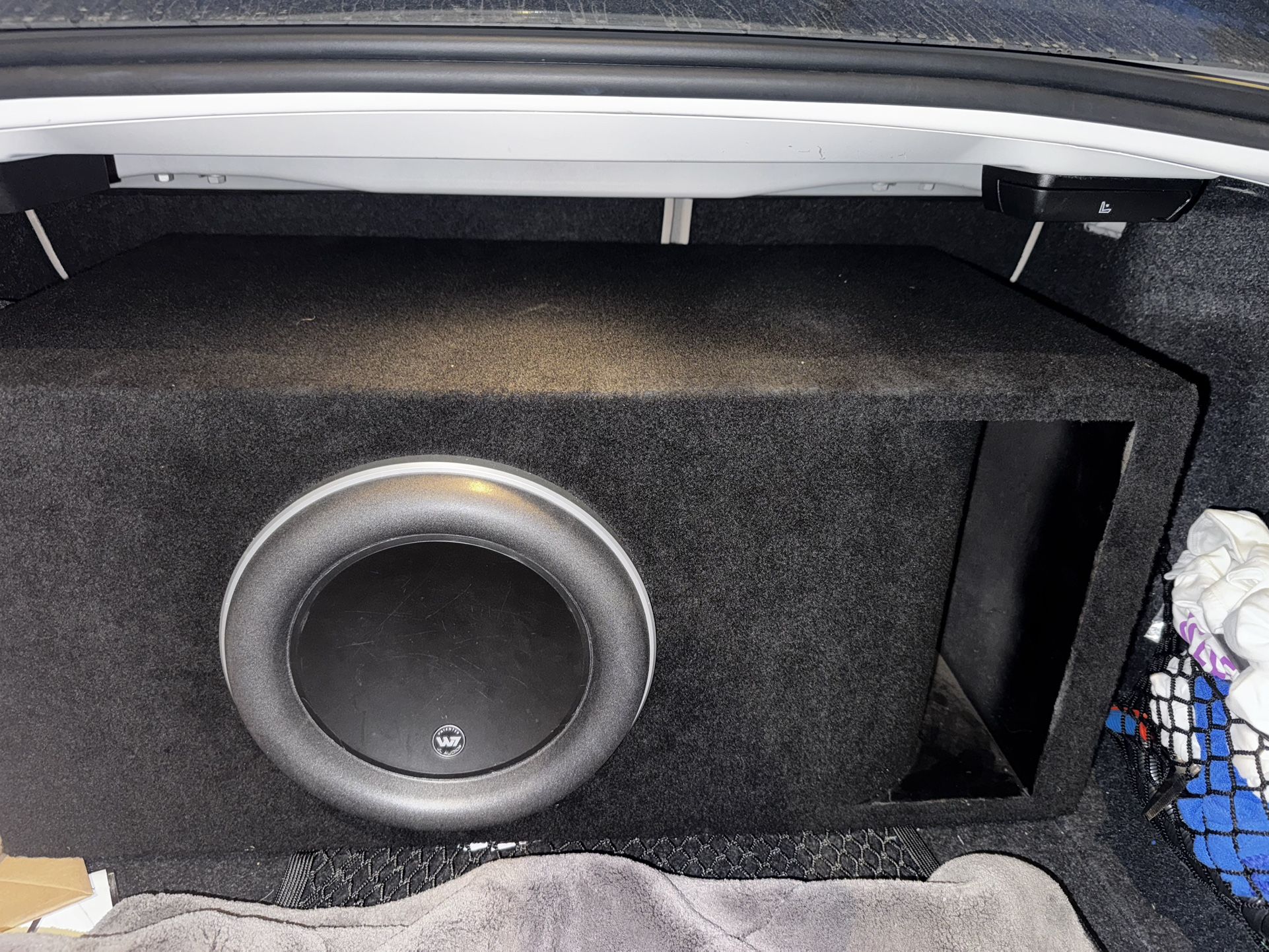 10” JL W7 w/Enclosure