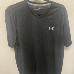 Under Armour Men’s Black Dri Fit Short Sleeve Tshirt, Medium