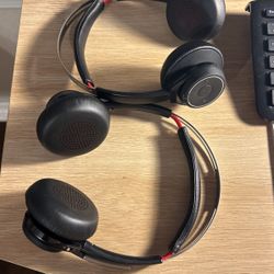 Plantronics Head Set With Charger 