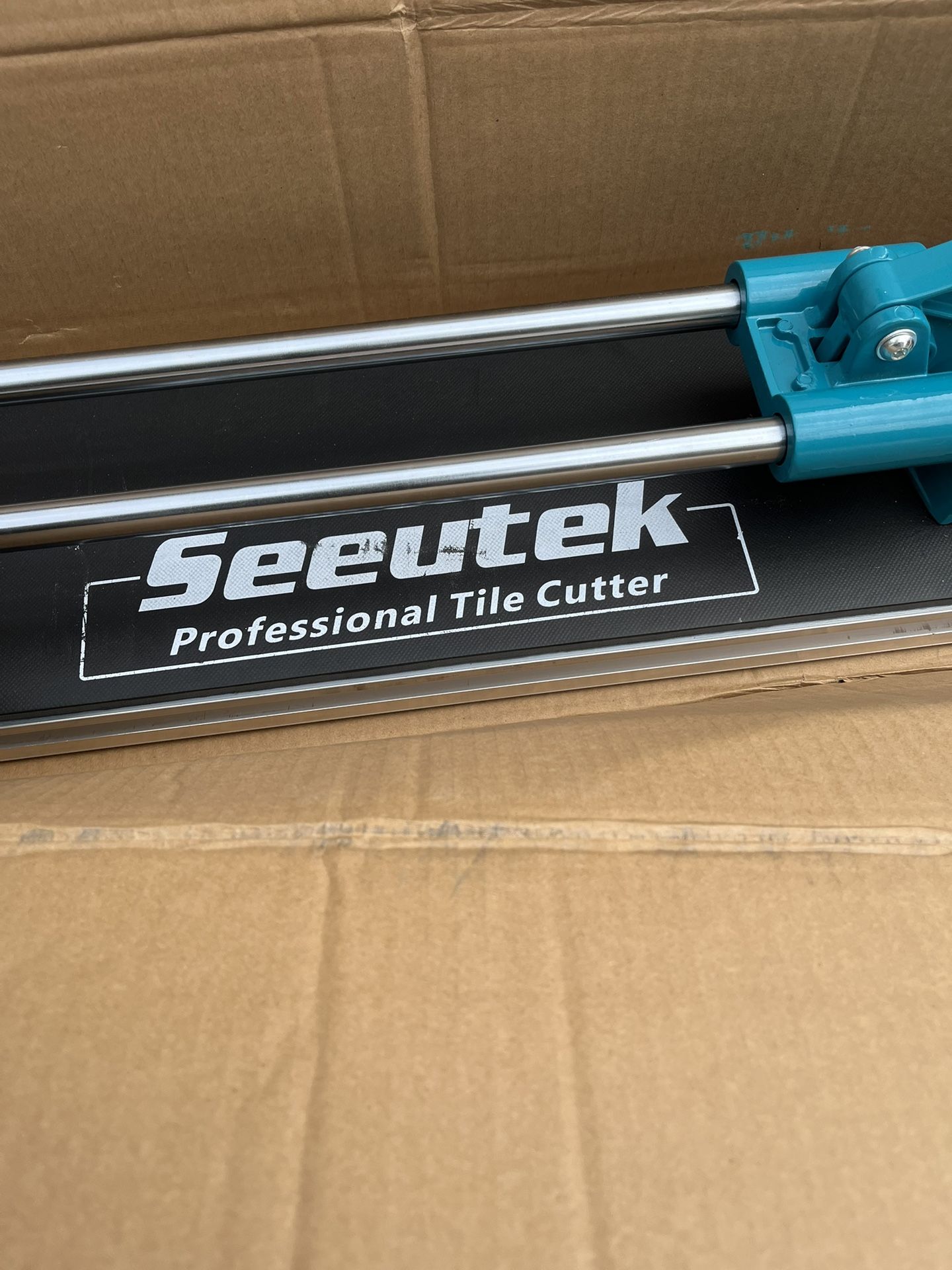 Tile cutter