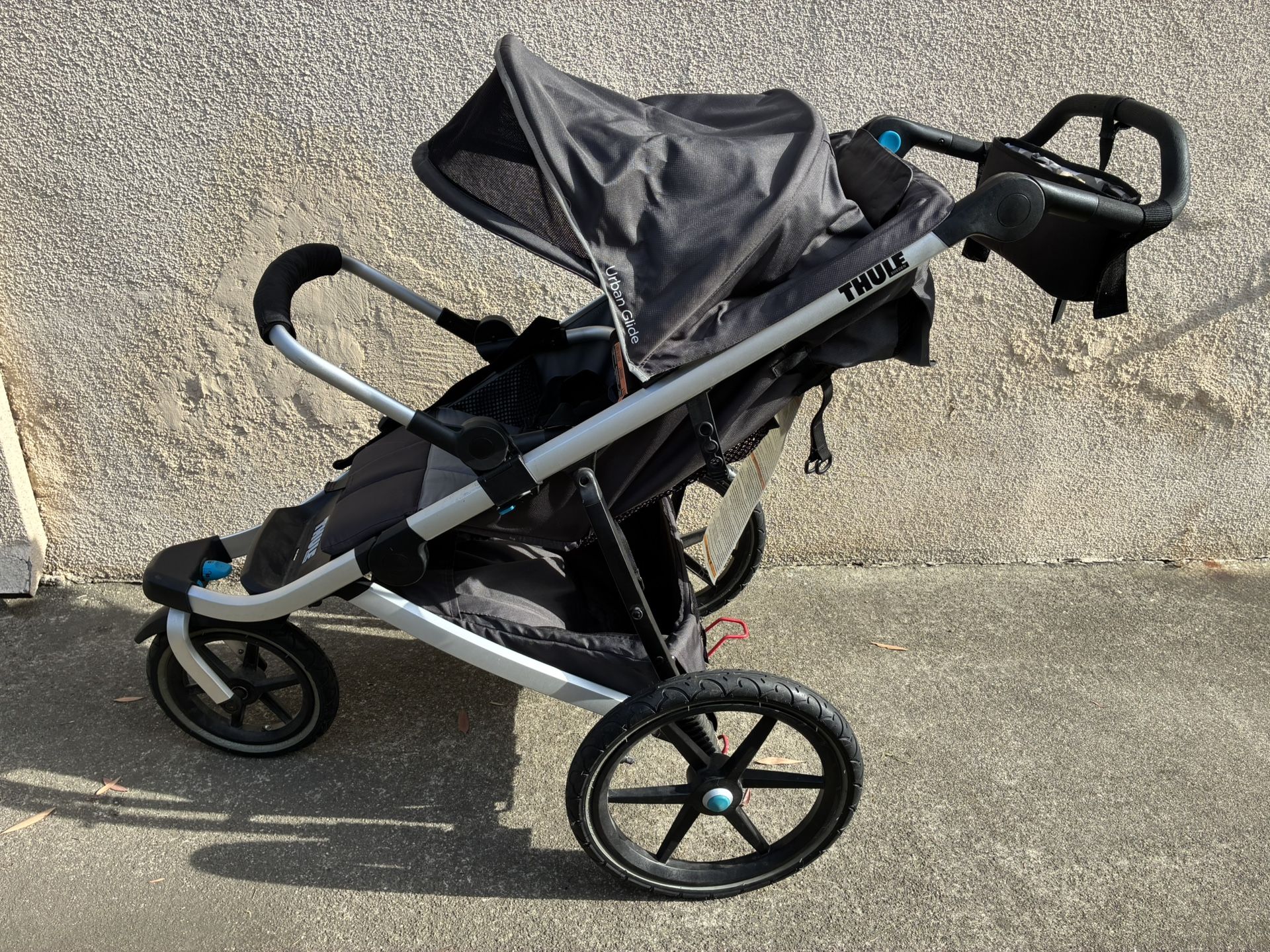 Thule Urban Glide Jogging Stroller Locked & Swivel Front Wheel