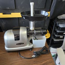 Omega Juicer $130 NEW $300 Never Used NO BOX