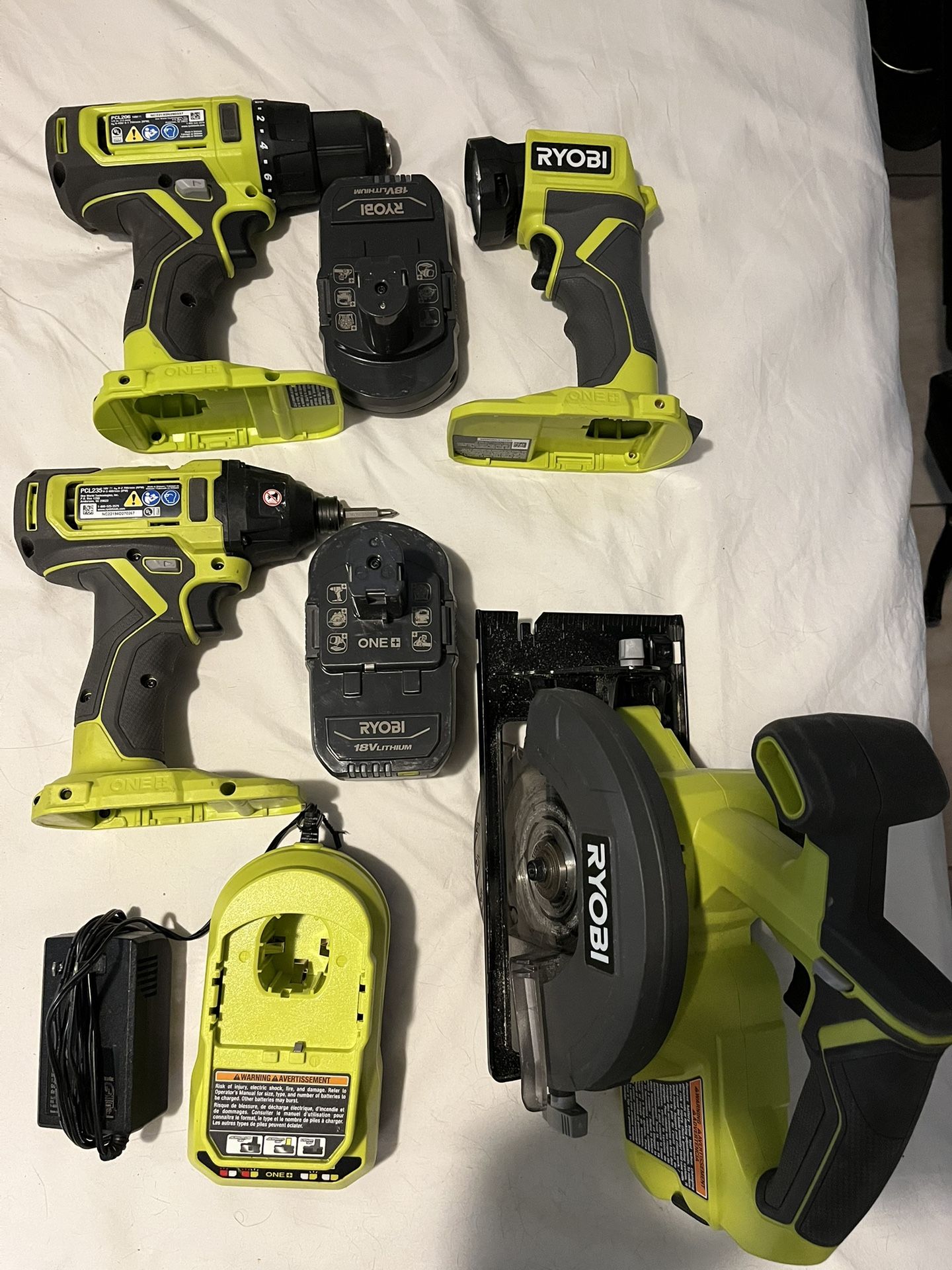 Gently Used One Time 5 Piece Ryobi 18 Volt Set Works Perfect