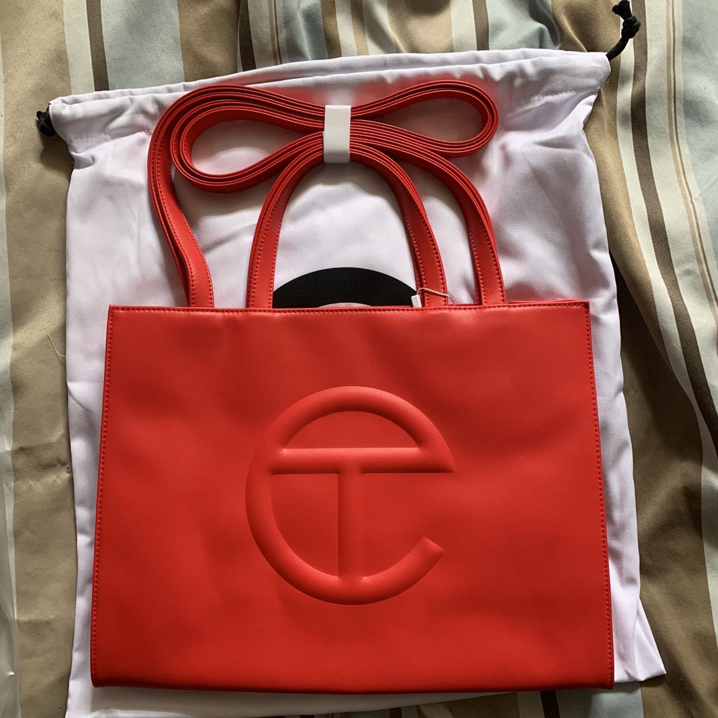 Telfar Bag Size M for Sale in Bolingbrook, IL - OfferUp