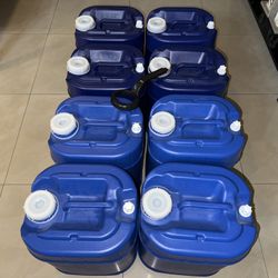 (x8)  5-Gallon Water storage Containers 