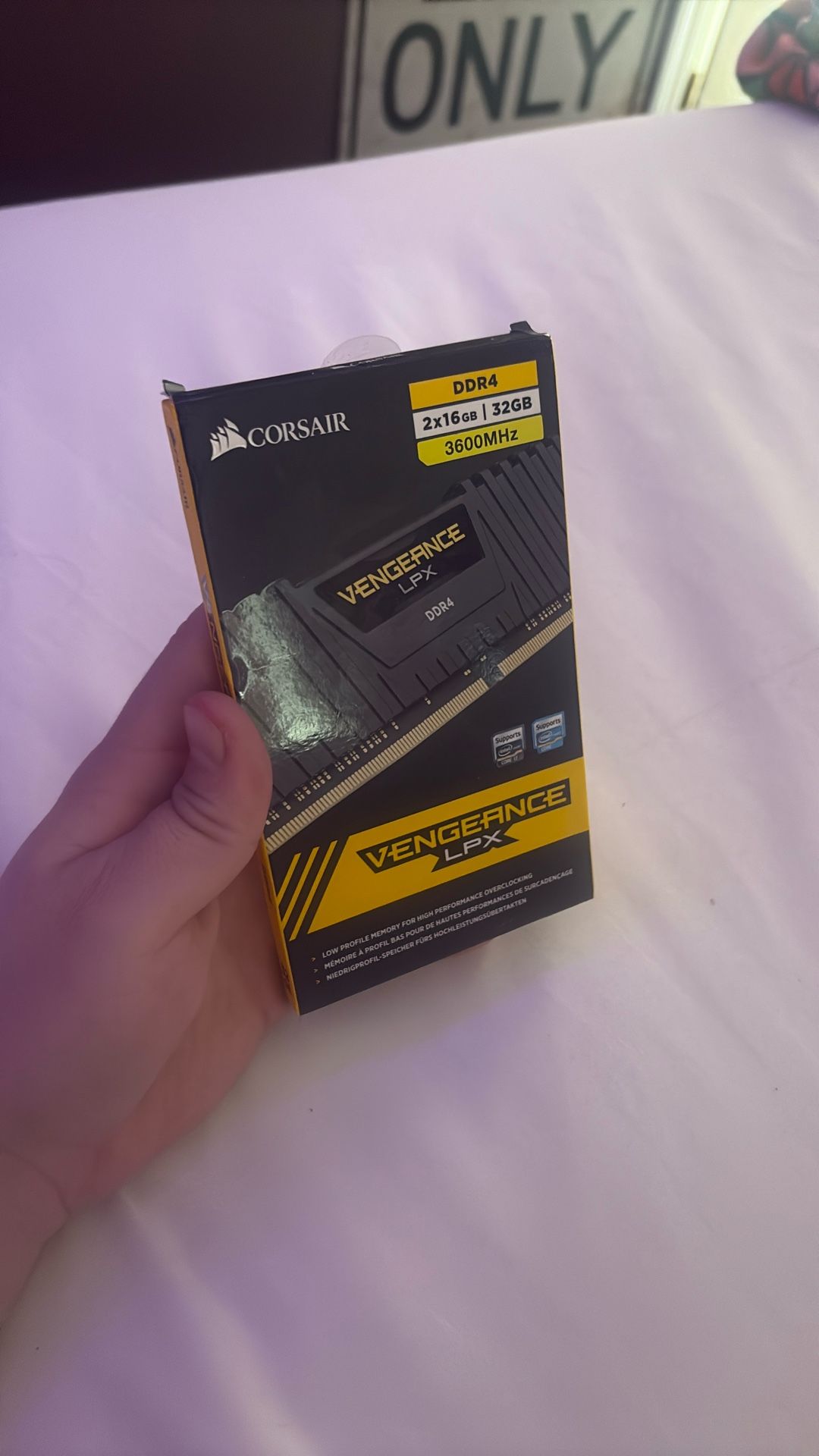 Corsair Vengeance DDR4 32GB RAM Unused