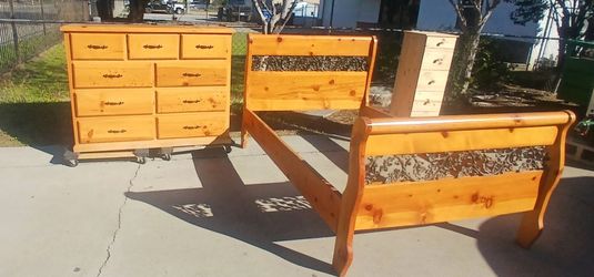 Pine Bedroom Set