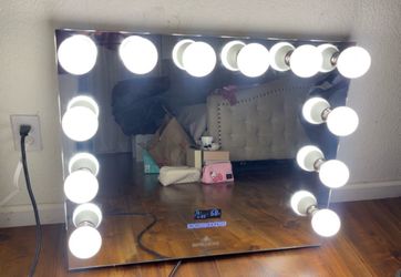 Impressions Vanity