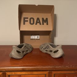 $180, Size 10 Stone Sage, Foam Runners Only Worn Them Like 10 Times
