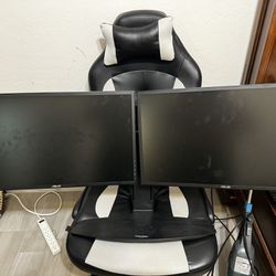 Dual Monitors With stand