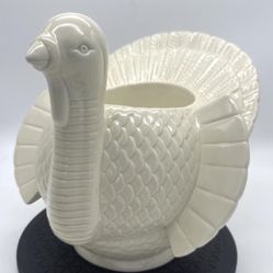 
Bath & Body Works Turkey 3 Wick Ceramic Candle Holder Luminary Centerpiece NWT


The Bath & Body Works Turkey 3 Wick Ceramic Candle Holder is a festi