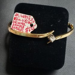 14k Yellow Gold Diamond 0.25ctw Designer Bangle Bracelet 