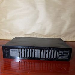 PIONEER GRAPHIC EQUALIZER  GR -560   VERY 