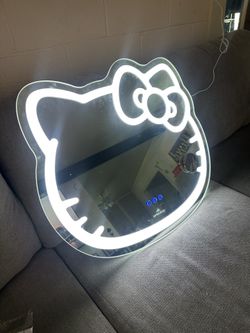 Hello Kitty Impressions Mirror