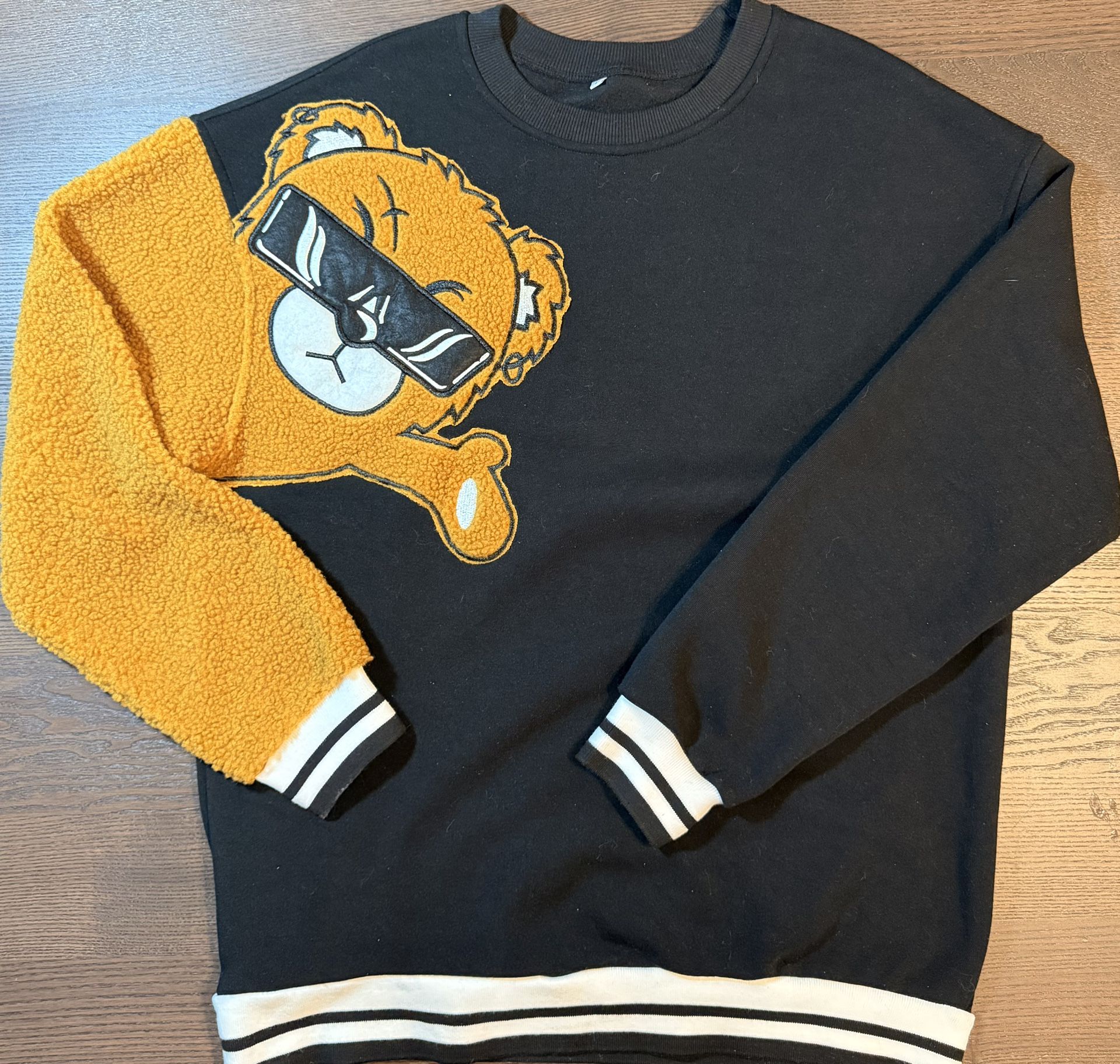Drip with Attitude – Fleece Teddy Sweatshirt Sz L