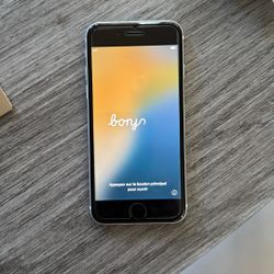 iPhone SE - Unlocked White- Hardly Used