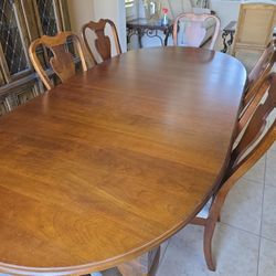 Dining Room Table And 6 Chairs