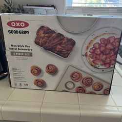 Set Of 5 Non Stick Bakeware 