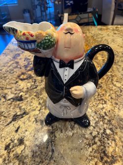 Tracy Flickinger Ceramic Waiter Pitcher **EXCELLENT CONDITION **