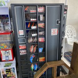 Cold Can Drinks/snacks 