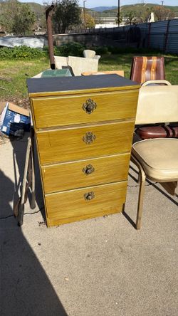 4 Drawer Stand