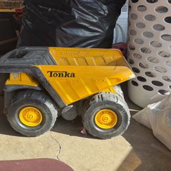 Toy Dump Truck 
