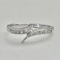 Vintage 14K White Gold Diamond Bypass Ring – Size 6.25 - 2.25 Grams