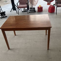 Mesa De Madera Para 4 Sillas