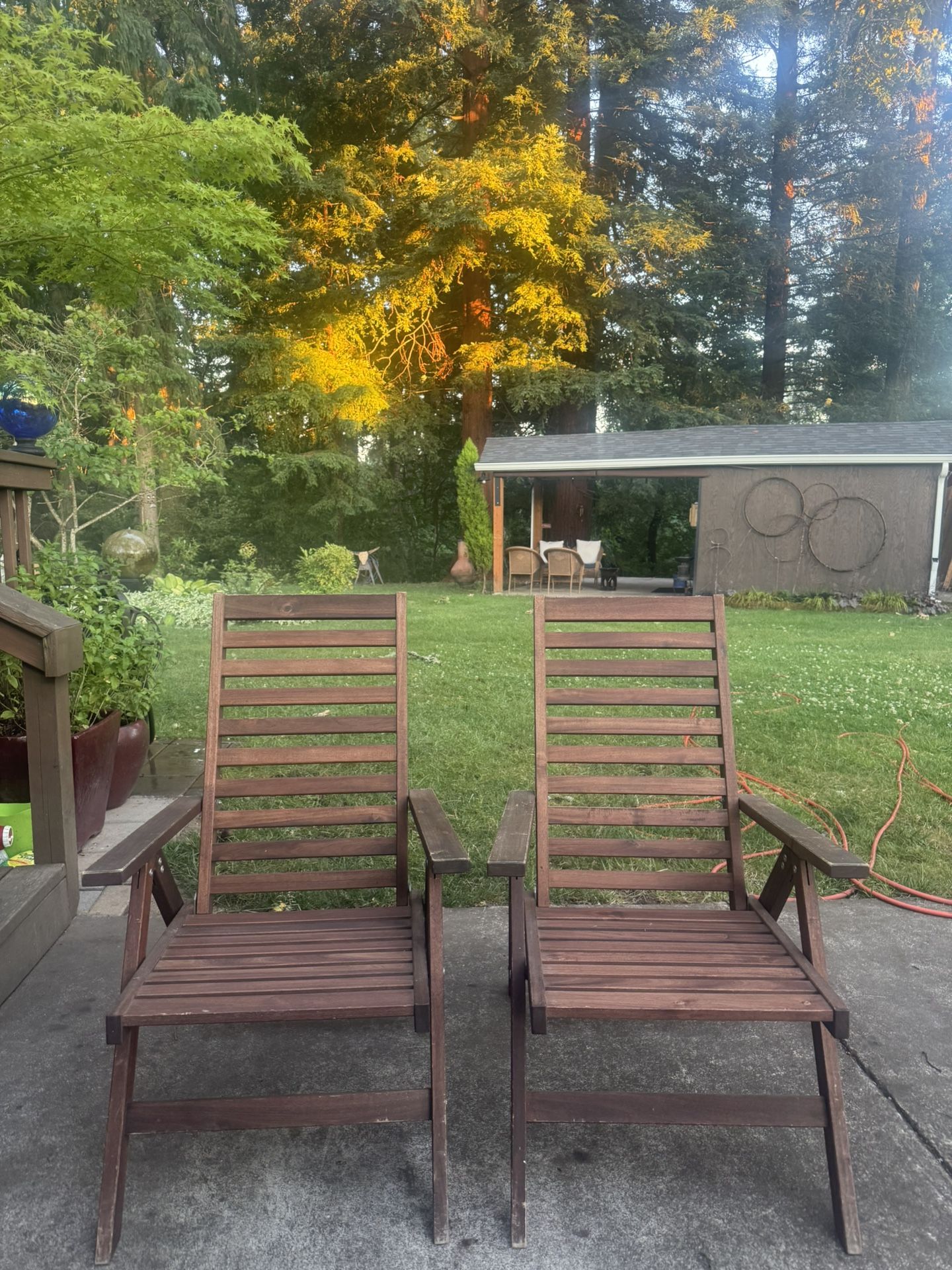 2 outdoor Wood Reclining Patio Chairs