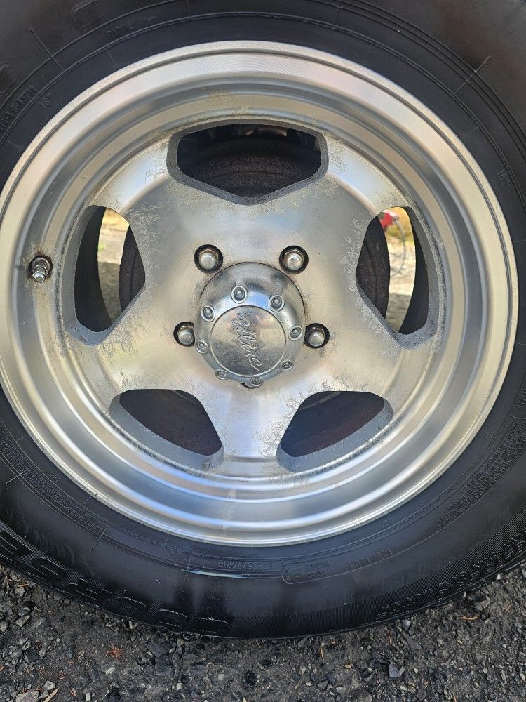 Trade 16x8 1991 f-150 4x4 rims with tires