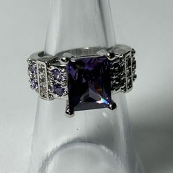 PRETTY WOMENS RING SIZE 6 NEW RING FOR WOMEN