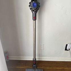 FREE DYSON V7