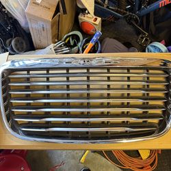 Chrysler 300 front bumper Grill