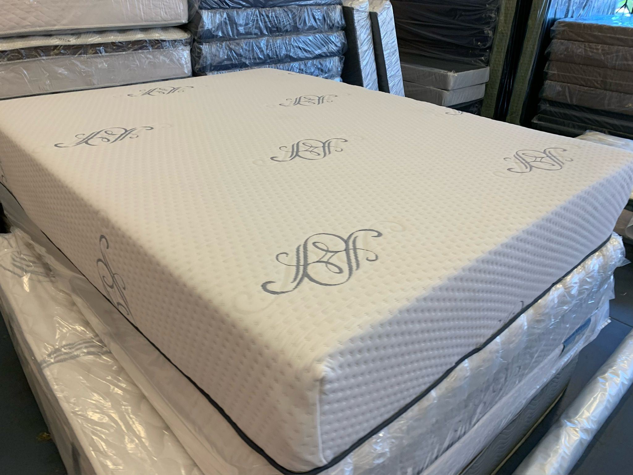 MATTRESS AND FURNITURE GREAT QUALITY SONG 