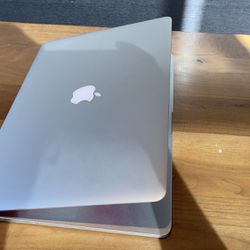 Apple MacBook Pro 15” Retina Quad Core I7 16GB Ram 256GB SSD $375