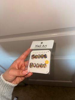 Nail Art Collection Press-On Nails Medium