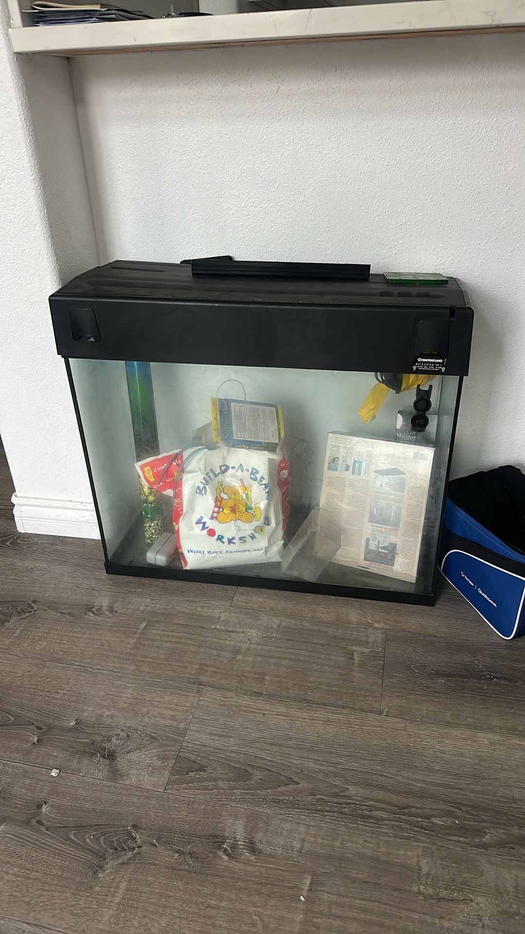 Eclipse Aquarium + Extras