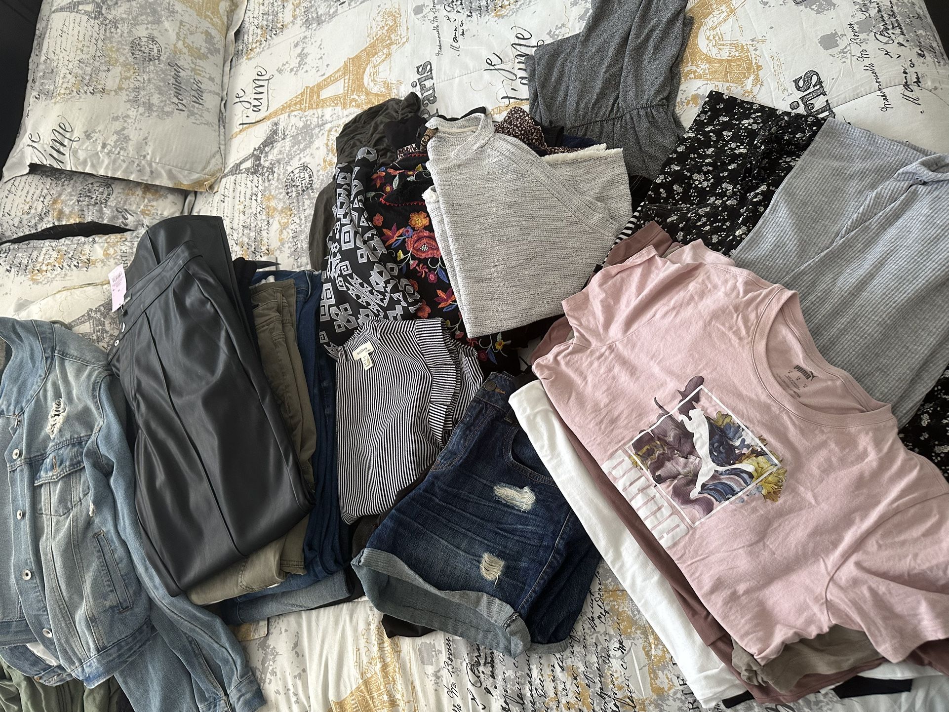Women’s 70 Piece Clothing Bundle