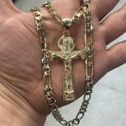 heavy and solid‼️‼️ 14k premium gold plated Cuban necklace and pendant ✨✨✨