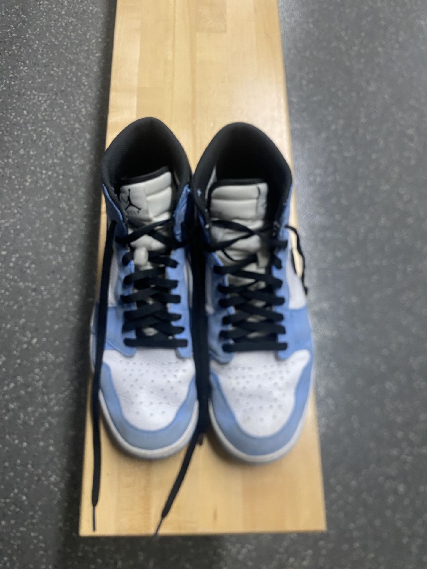 Jordan 1s UNC Mens Size 13