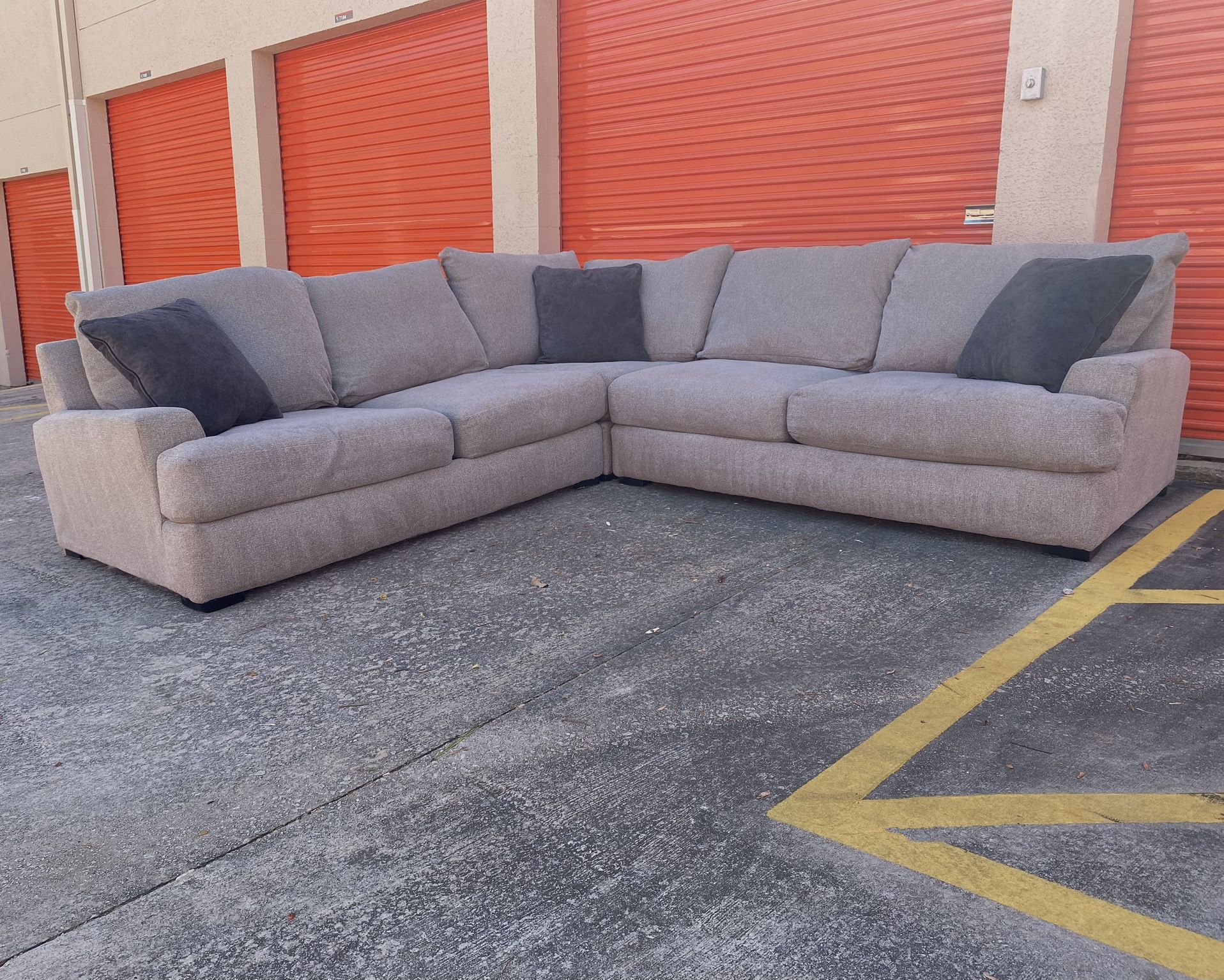 *Free Delivery* Grey 3 Piece Sectional