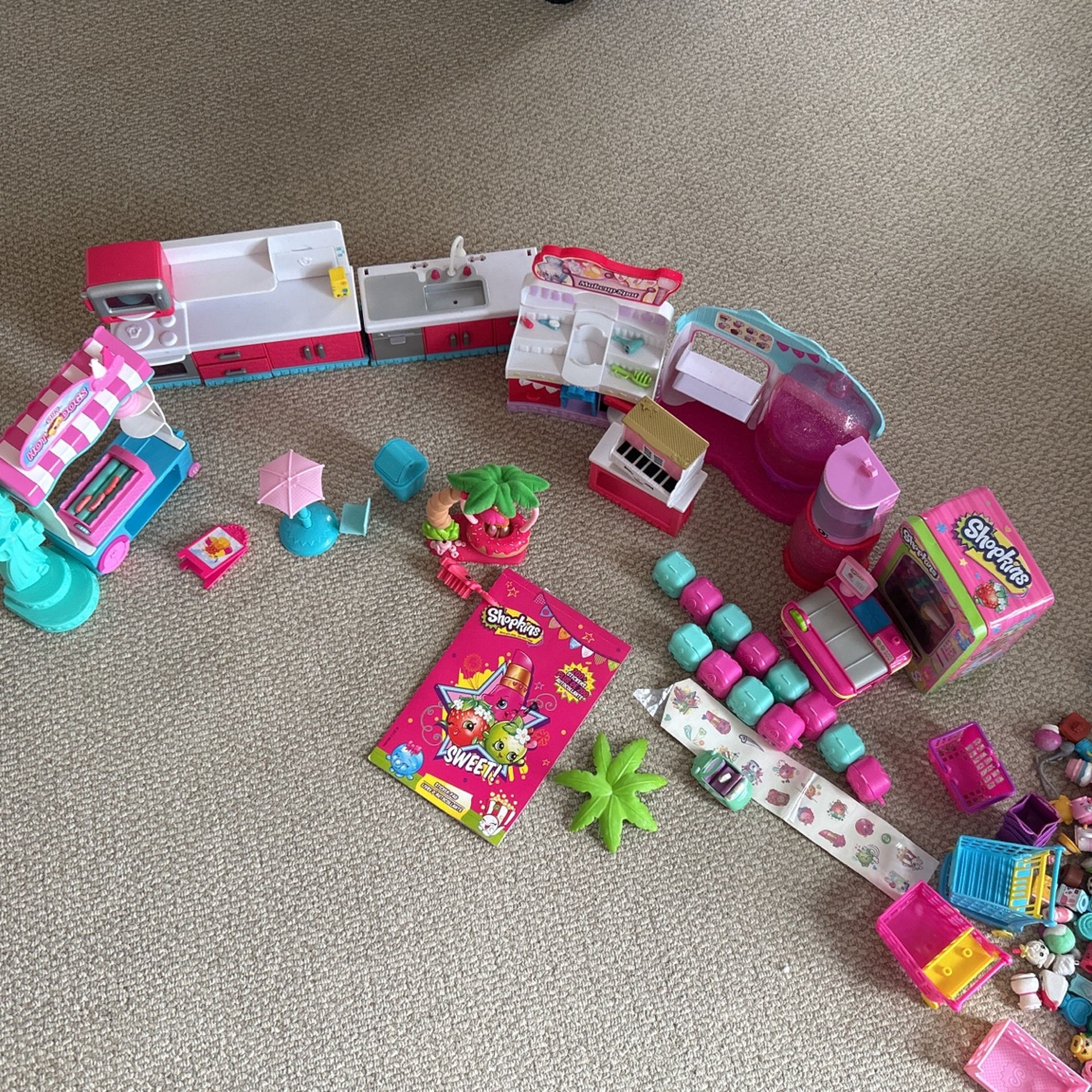 Shopkins Stuff