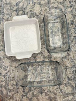 Glass baking dish