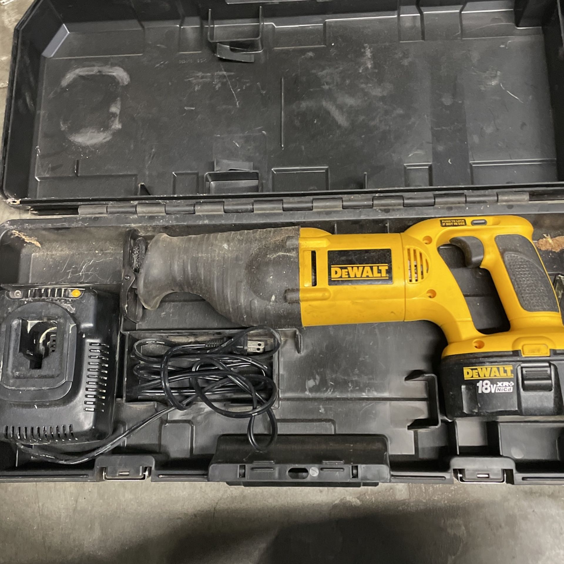 Dewalt Dw938 Reciprocating Saw
