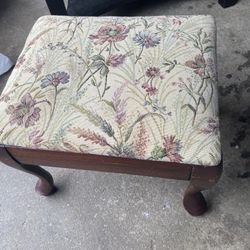 Foot rest pad seat