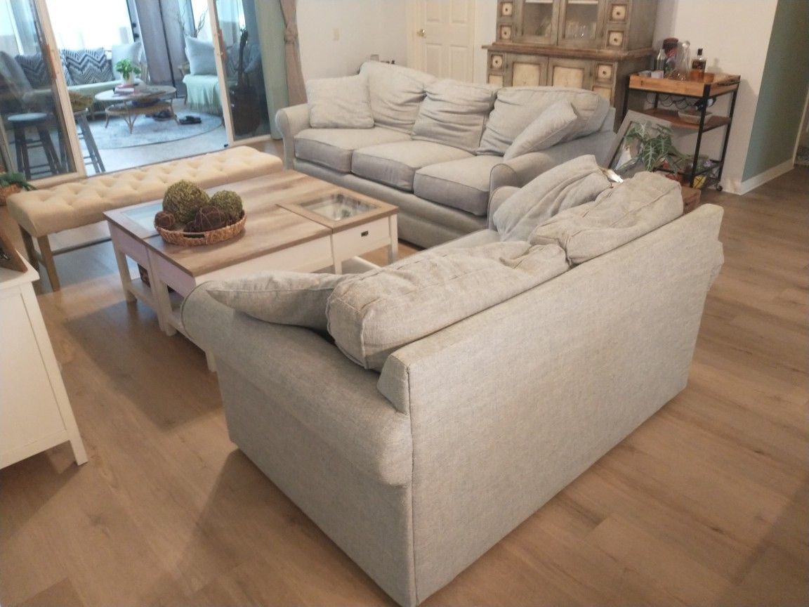 Lazyboy Matching Sofa and Loveseat Set