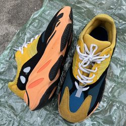 NO BOX Size 9.5 