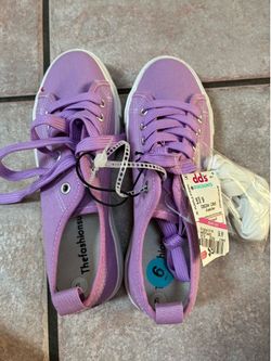 Brand new purple shoes women
